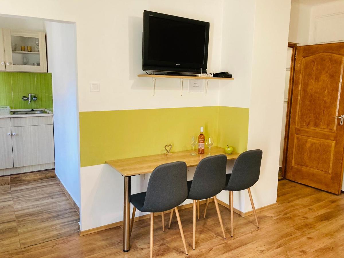 Like Apartman Eger Exterior photo