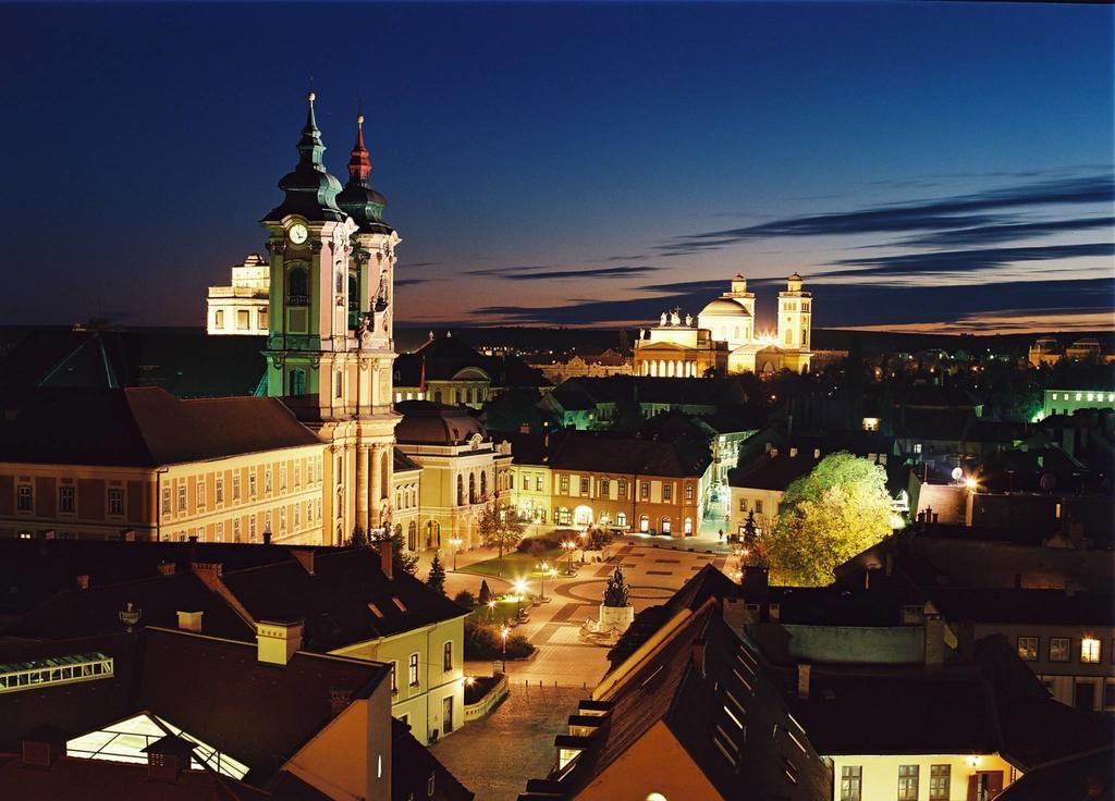 Like Apartman Eger Exterior photo